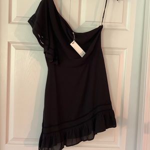 BB Dakota size 4 one shoulder asymmetrical dress with tags